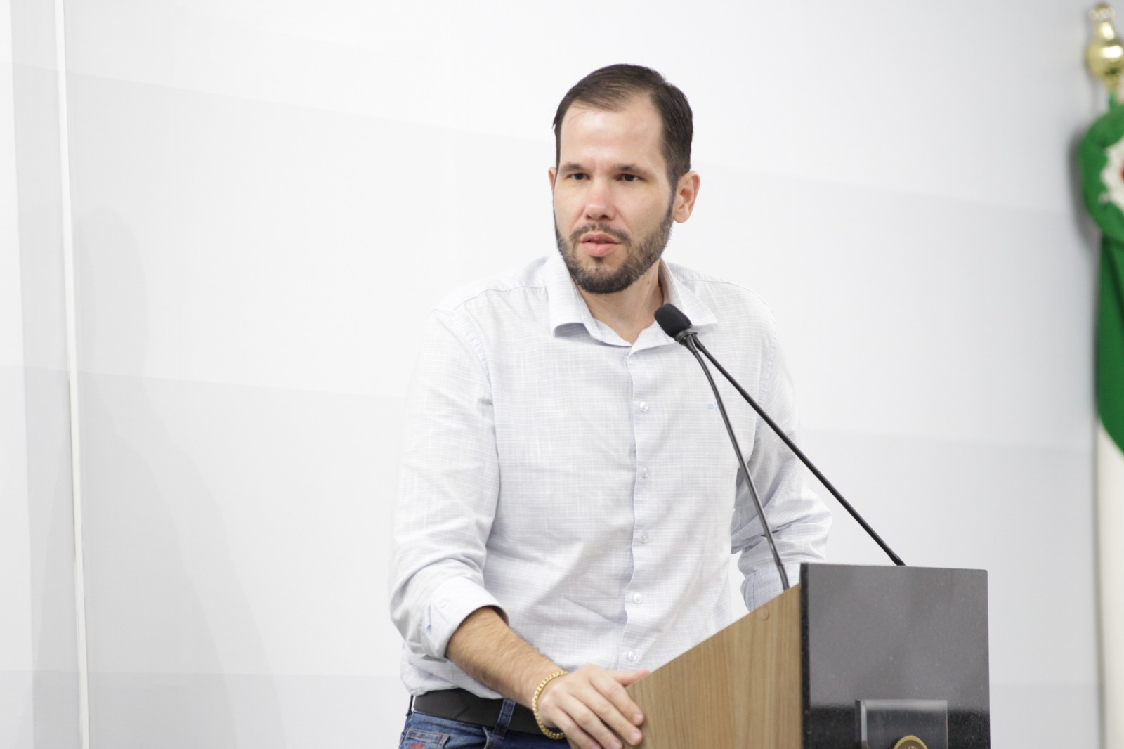 Vereador Luís Fernando Almeida cobra Prefeitura para liberar R$ 40 milhões em moradias populares em Jaraguá do Sul